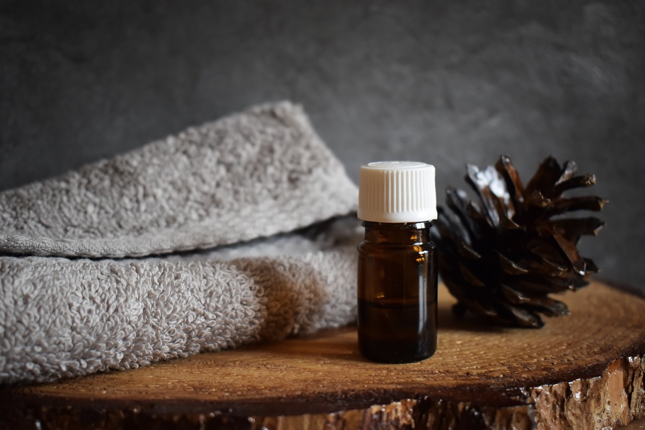 tree-4211887_1280 essential oil for aromatherapy massage